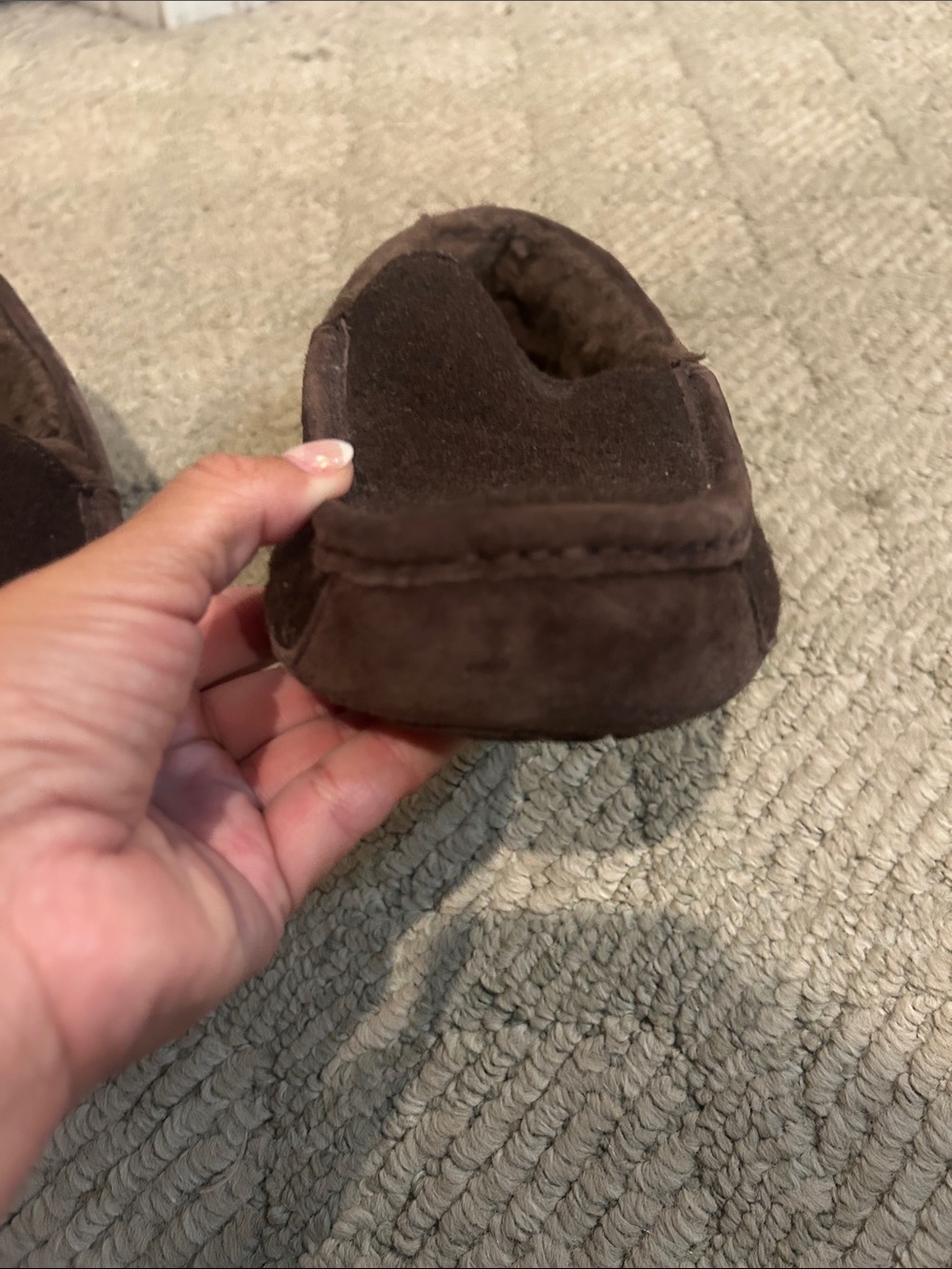 UGG ASCOT Men's Brown Suede Moccasin Slipper - Plush Lined Comfort - Picture 15 of 16